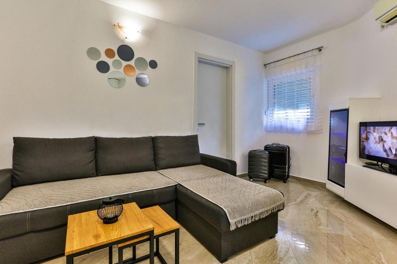 Zara Apartment บุดวา ภายนอก รูปภาพ